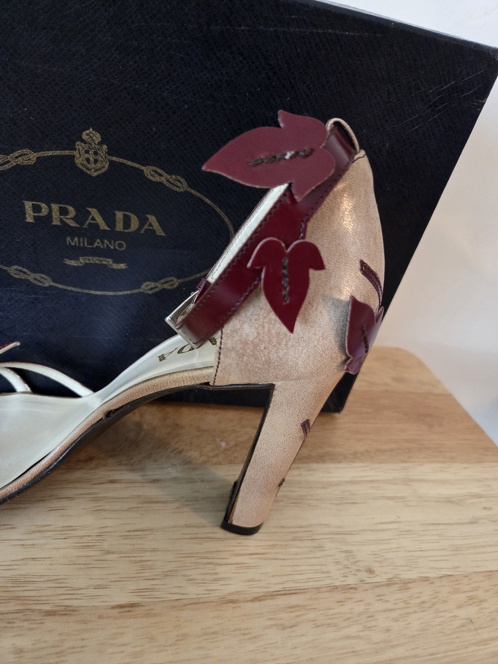 Vintage Prada Vine And Leaf Tan and Burgundy Leather Ankle-Strap Heels Size 39 - Picture 8 of 10